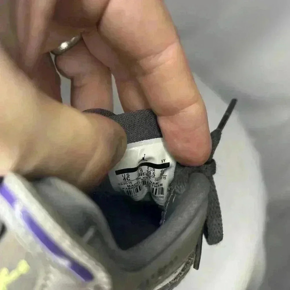 Toddler Nike Air Jordan VI 6 Dark Grey Ultraviolet Wolf Grey Sz 4C Retro - Picture 9 of 9